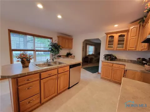 129 E Sessions Ave, Defiance, OH 43512 photo 8