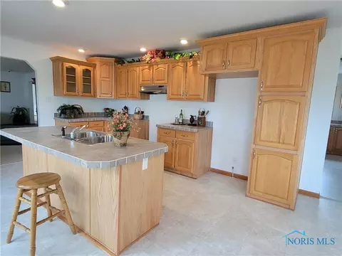 129 E Sessions Ave, Defiance, OH 43512 photo 6