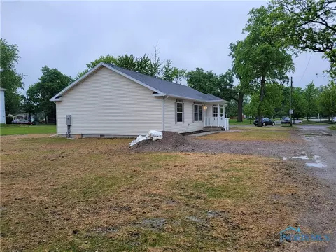 129 E Sessions Ave, Defiance, OH 43512 photo 2