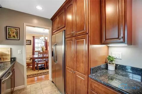401 Coventry Dr, Findlay, OH 45840 photo 3