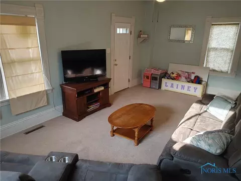 113 E South St, Wayne, OH 43466 photo 5