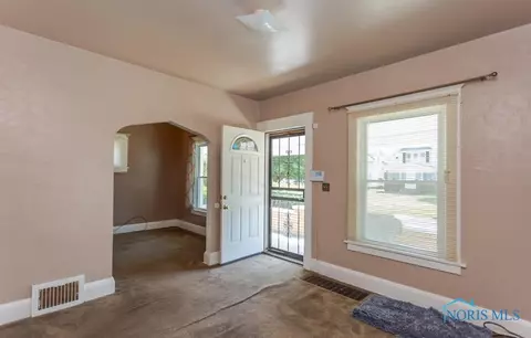533 E Weber St, Toledo, OH 43608 photo 5