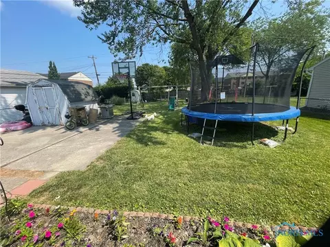 4446 Thackeray Rd, Maumee, OH 43537 photo 18