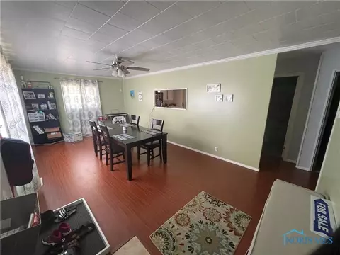 4446 Thackeray Rd, Maumee, OH 43537 photo 3