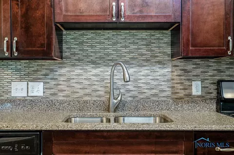 7301 Coder Rd, Maumee, OH 43537 photo 14