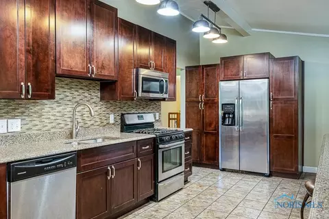 7301 Coder Rd, Maumee, OH 43537 photo 12