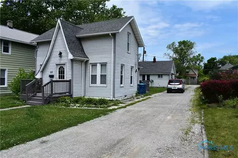 113 E Union St, Walbridge, OH 43465 photo 1