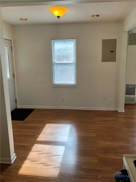 113 E Union St, Walbridge, OH 43465 photo 15