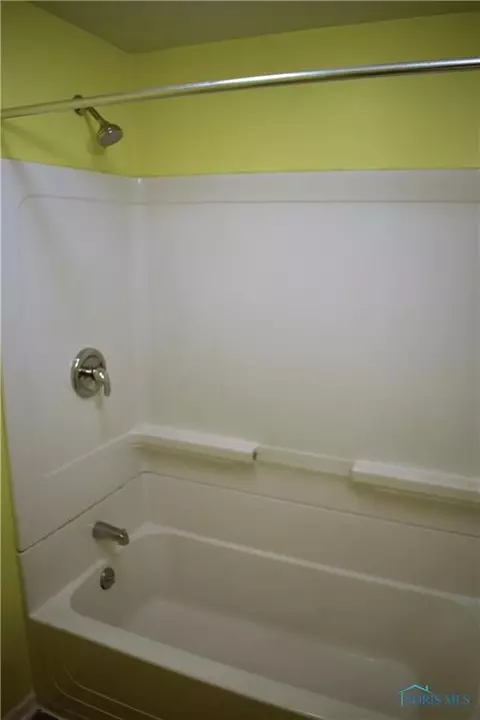113 E Union St, Walbridge, OH 43465 photo 23
