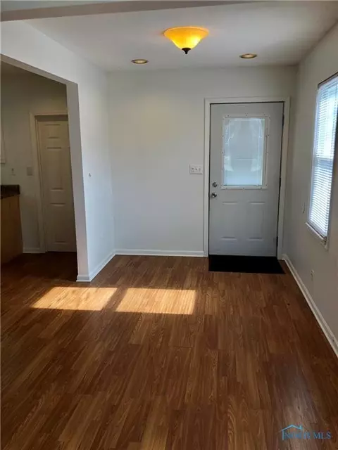 113 E Union St, Walbridge, OH 43465 photo 14