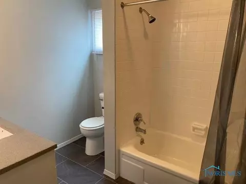 1013 Mackow Dr, Toledo, OH 43607 photo 16