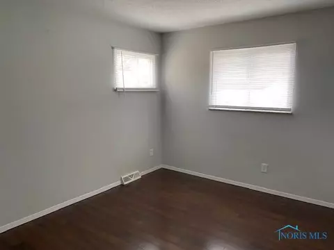 1013 Mackow Dr, Toledo, OH 43607 photo 18