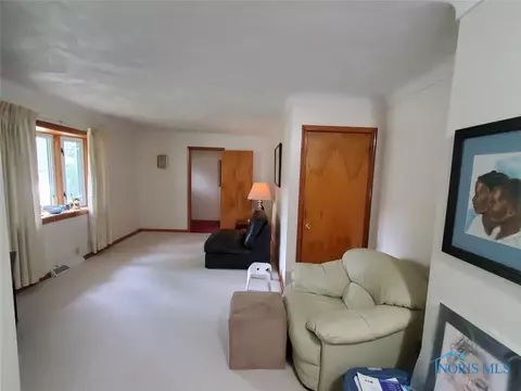 1109 Independence Rd, Toledo, OH 43607 photo 9