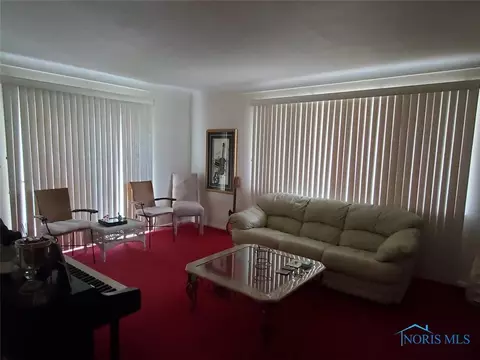 1109 Independence Rd, Toledo, OH 43607 photo 4
