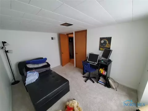 1109 Independence Rd, Toledo, OH 43607 photo 17