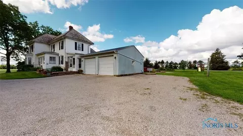 4526 N Greenfield Rd, Willard, OH 44890 photo 3