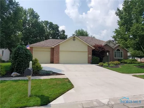 405 Blanchard Dr, Defiance, OH 43512 photo 2