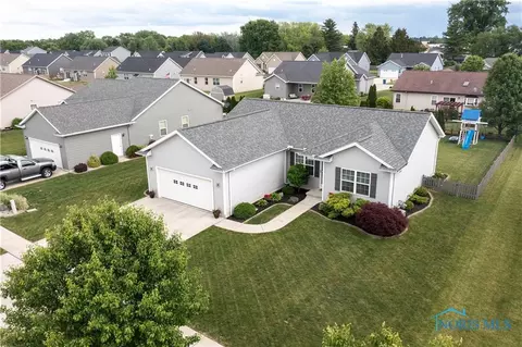 6701 Alexander Dr, Walbridge, OH 43465 photo 2