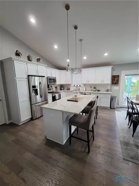 6701 Alexander Dr, Walbridge, OH 43465 photo 8