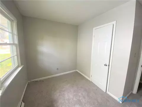 801 Ranch Dr, Toledo, OH 43607 photo 4