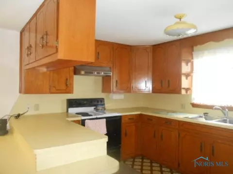 312 State St, Leipsic, OH 45856 photo 2