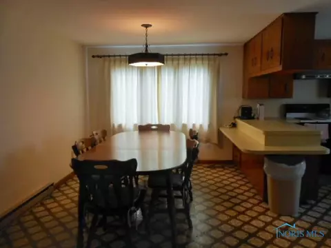 312 State St, Leipsic, OH 45856 photo 3