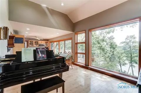 310 River Rd, Maumee, OH 43537 photo 8