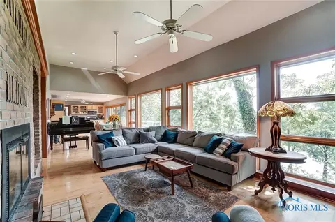 310 River Rd, Maumee, OH 43537 photo 6