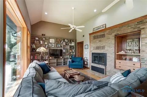 310 River Rd, Maumee, OH 43537 photo 5