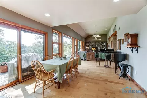 310 River Rd, Maumee, OH 43537 photo 9