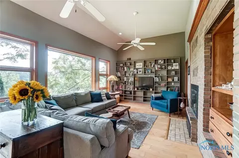 310 River Rd, Maumee, OH 43537 photo 4