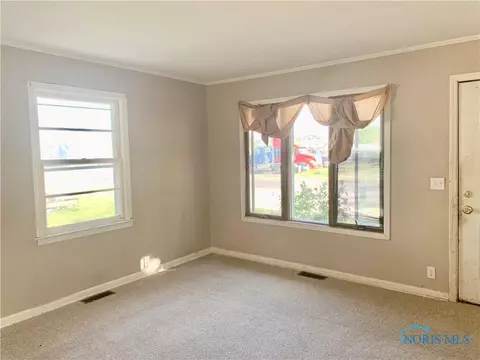 907 E Bryan St, Bryan, OH 43506 photo 3