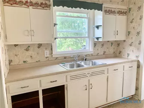 907 E Bryan St, Bryan, OH 43506 photo 18