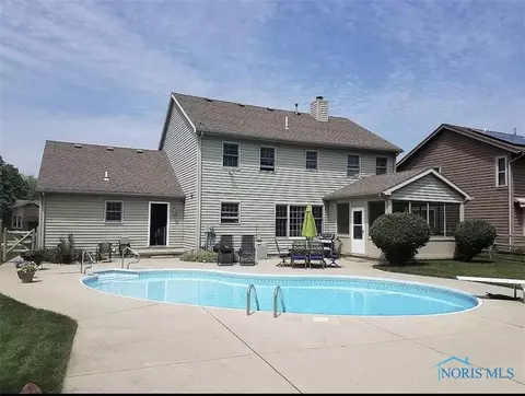 516 Thackeray Rd, Maumee, OH 43537 photo 2