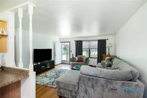 1607 Lawnview Ave, Toledo, OH 43607 photo 8