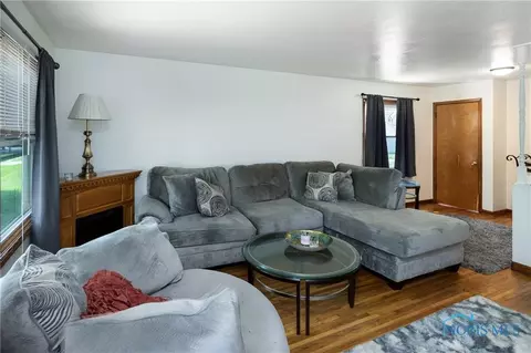 1607 Lawnview Ave, Toledo, OH 43607 photo 2