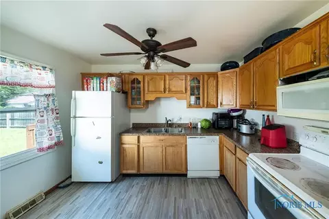 1607 Lawnview Ave, Toledo, OH 43607 photo 3