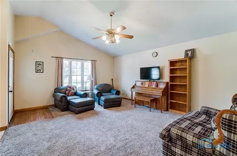 231 E South St, Mccomb, OH 45858 photo 6