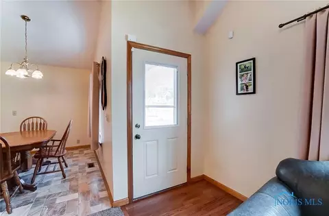 231 E South St, Mccomb, OH 45858 photo 5