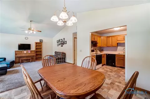 231 E South St, Mccomb, OH 45858 photo 11