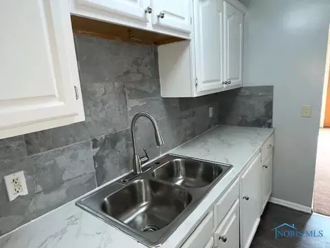 319 Richards Rd, Toledo, OH 43607 photo 7
