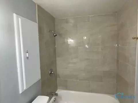 319 Richards Rd, Toledo, OH 43607 photo 4