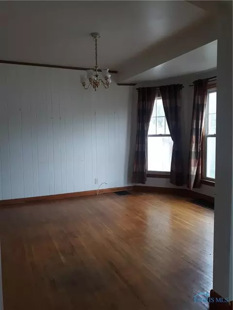 325 E Sandusky St, Wharton, OH 43359 photo 5