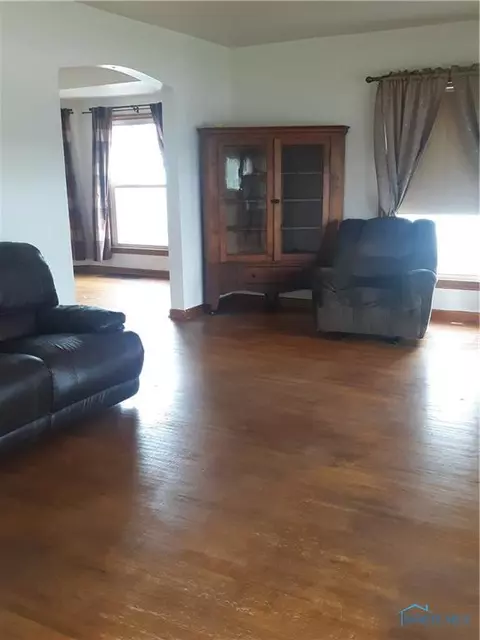 325 E Sandusky St, Wharton, OH 43359 photo 3