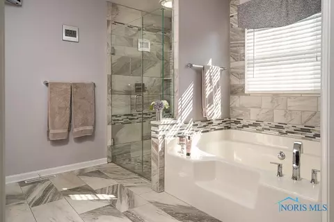 2995 Stonegate Dr, Maumee, OH 43537 photo 20