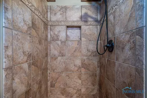 2995 Stonegate Dr, Maumee, OH 43537 photo 38