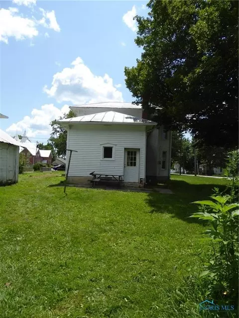 301 E Spring St, Fayette, OH 43521 photo 4