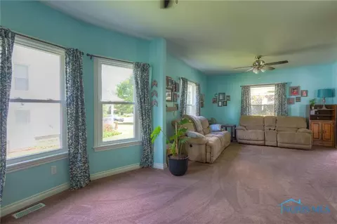 201 E Dudley St, Maumee, OH 43537 photo 8