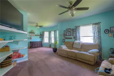 201 E Dudley St, Maumee, OH 43537 photo 7
