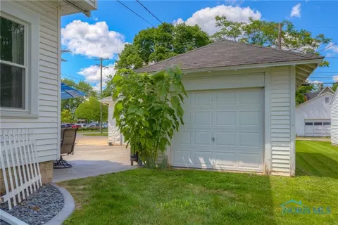 201 E Dudley St, Maumee, OH 43537 photo 6